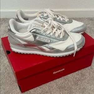 Reebok Women's Classic AZ in Silver (new)